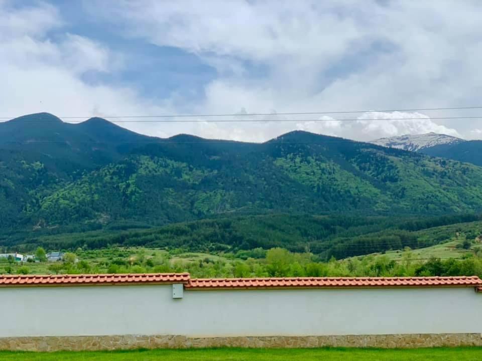 Къщи за гости “Планински Рай” Mountain Paradise Resilovo Екстериор снимка