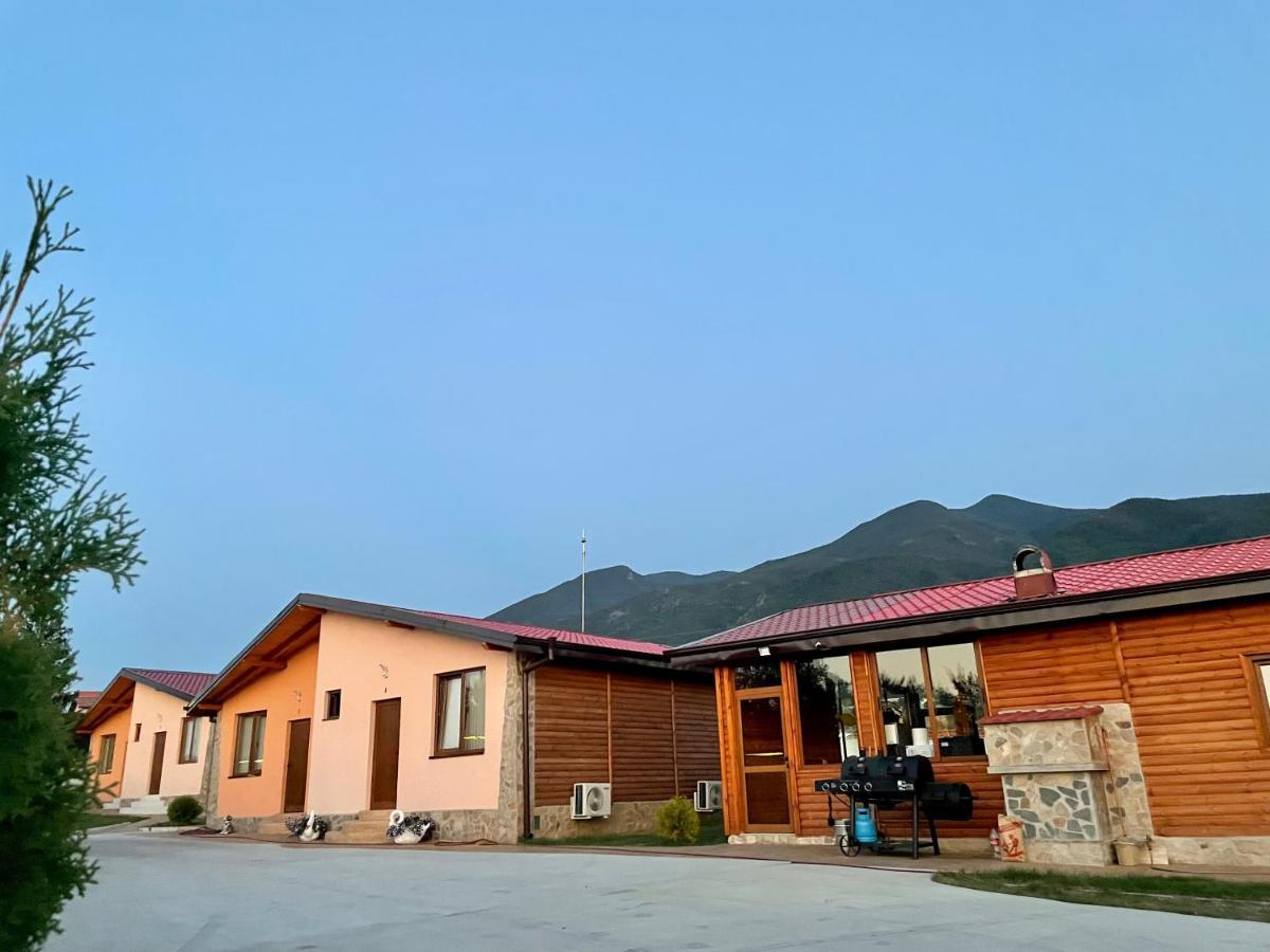 Къщи за гости “Планински Рай” Mountain Paradise Resilovo Екстериор снимка