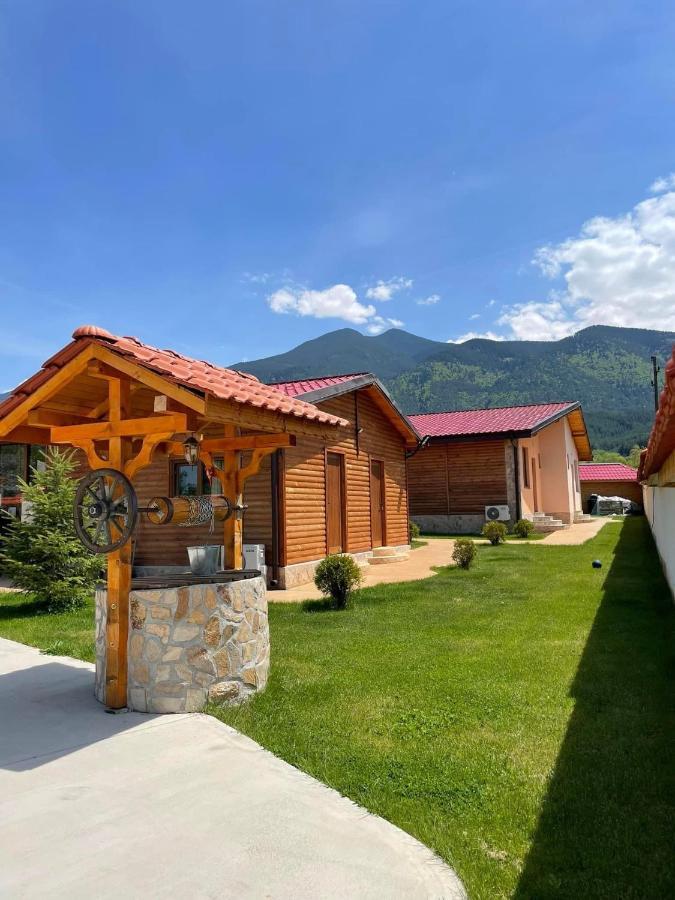 Къщи за гости “Планински Рай” Mountain Paradise Resilovo Екстериор снимка